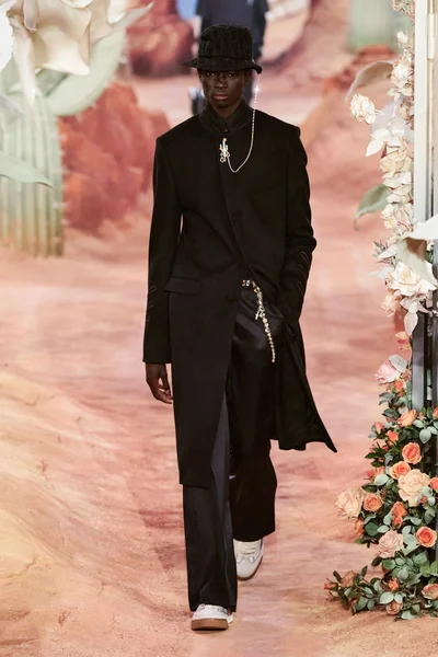 Look 1